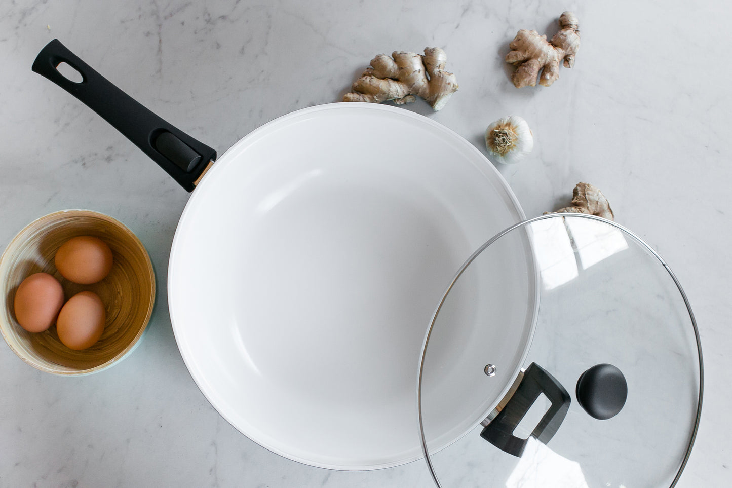 P600 12" Ceramic-Coated Wok: Superior Non-Stick Performance for Every Meal
