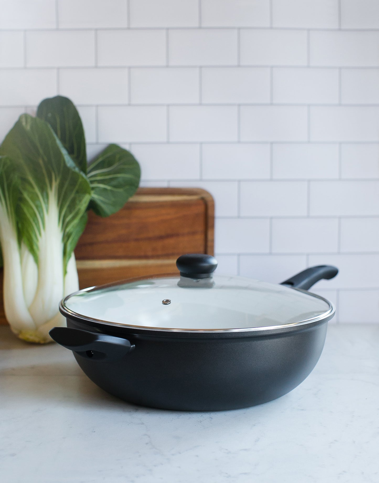 P600 12" Ceramic-Coated Wok: Superior Non-Stick Performance for Every Meal