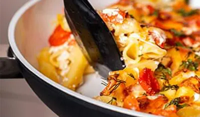 Pasta cooking in a P600 pan