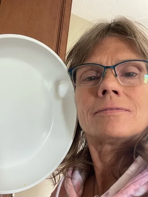 Brooke G. holding her P600 pan