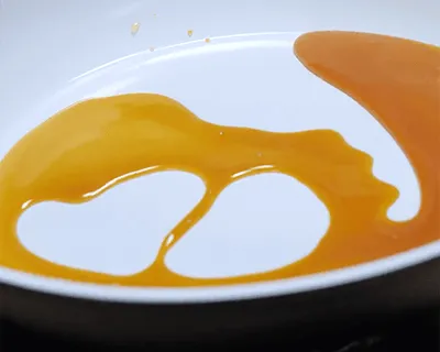Melted caramel in the P600 ceramic pan